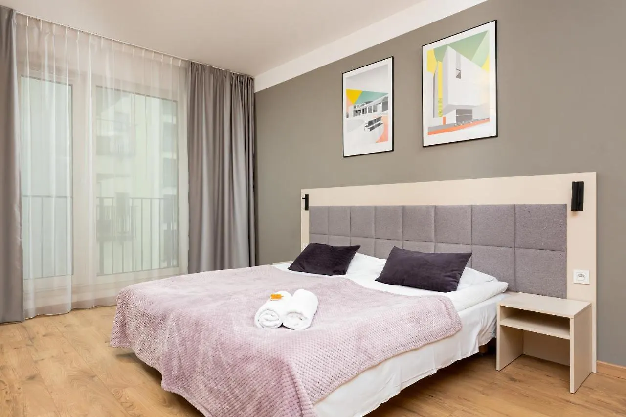 Wolska Residence Apartments With Parking By Noclegi Renters Варшава