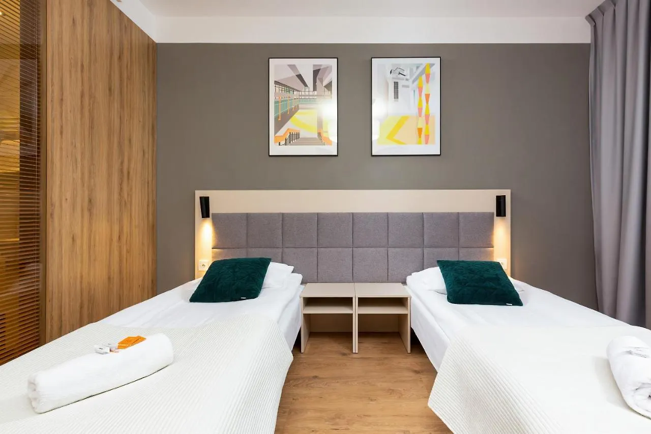 Wolska Residence Apartments With Parking By Noclegi Renters Варшава