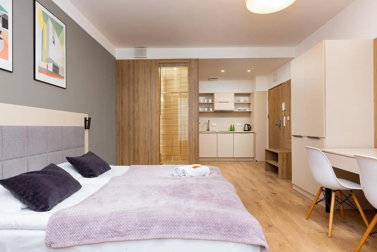 Wolska Residence Apartments With Parking By Noclegi Renters 바르샤바 0*,